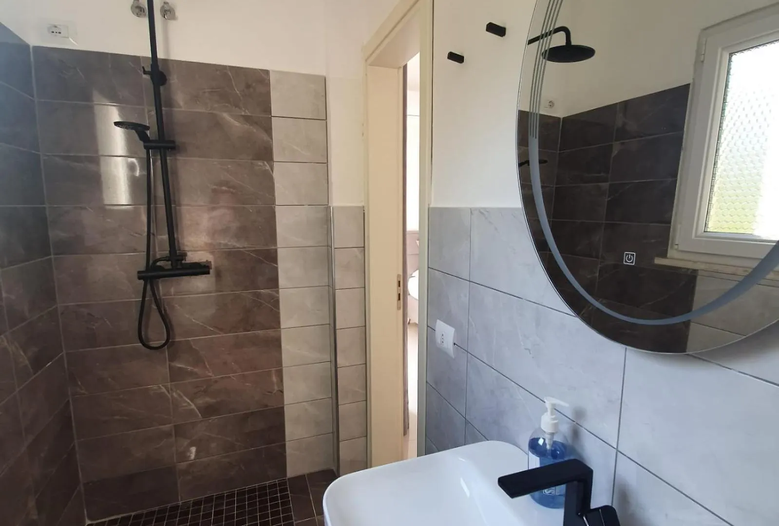 ****  Hotel 33 Shengjin Albania